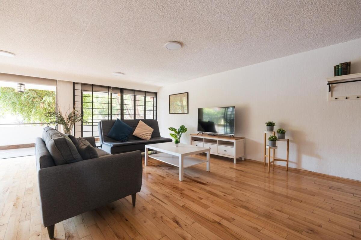 Juan De La Barrera Apartment
